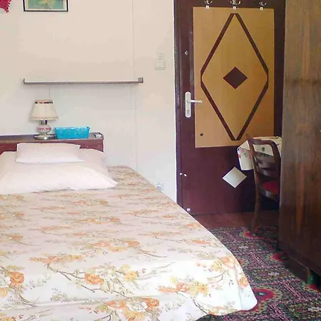 Homestay For *